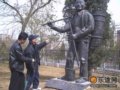 时传祥雕像丢失简介牌 龙潭公园将重新刻字安装
