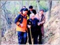 驴友为失明老人免费治眼睛(组图)