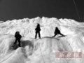 学生登山队京郊攀冰训练 梦想擎奥运圣火登顶珠