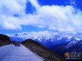 自驾川西，爽泡温泉赏雪山（图）