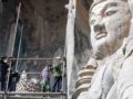 龙门石窟30年来首次维护17米大佛“整容”
