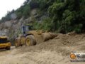 强降雨导致公路山体滑坡