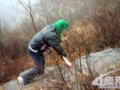 驴友探险迷路发现化石后续：记者再次进山访“化石”