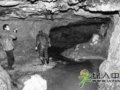 驴友失足跌入“枯井”意外发现天然溶洞