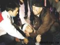 车祸现场民间救助员与120医生就抢救方法起争执