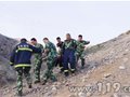 初中生失足落崖 消防徒步五公里救援/图