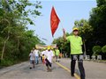 凤岗：迎大运 600青少年环镇徒步游