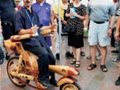 沈阳第三届自行车展览会 这辆木制自行车要20万