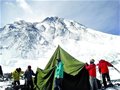 地大珠峰登山队两顶帐篷被大风吹破