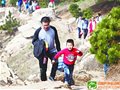 青岛登山大会 数十万人户外踏青