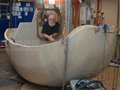 瑞典一73岁老汉自制“浴缸船” 欲环游世界